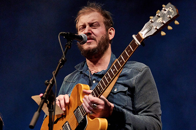justin-vernon-performance-2015-billboard-650